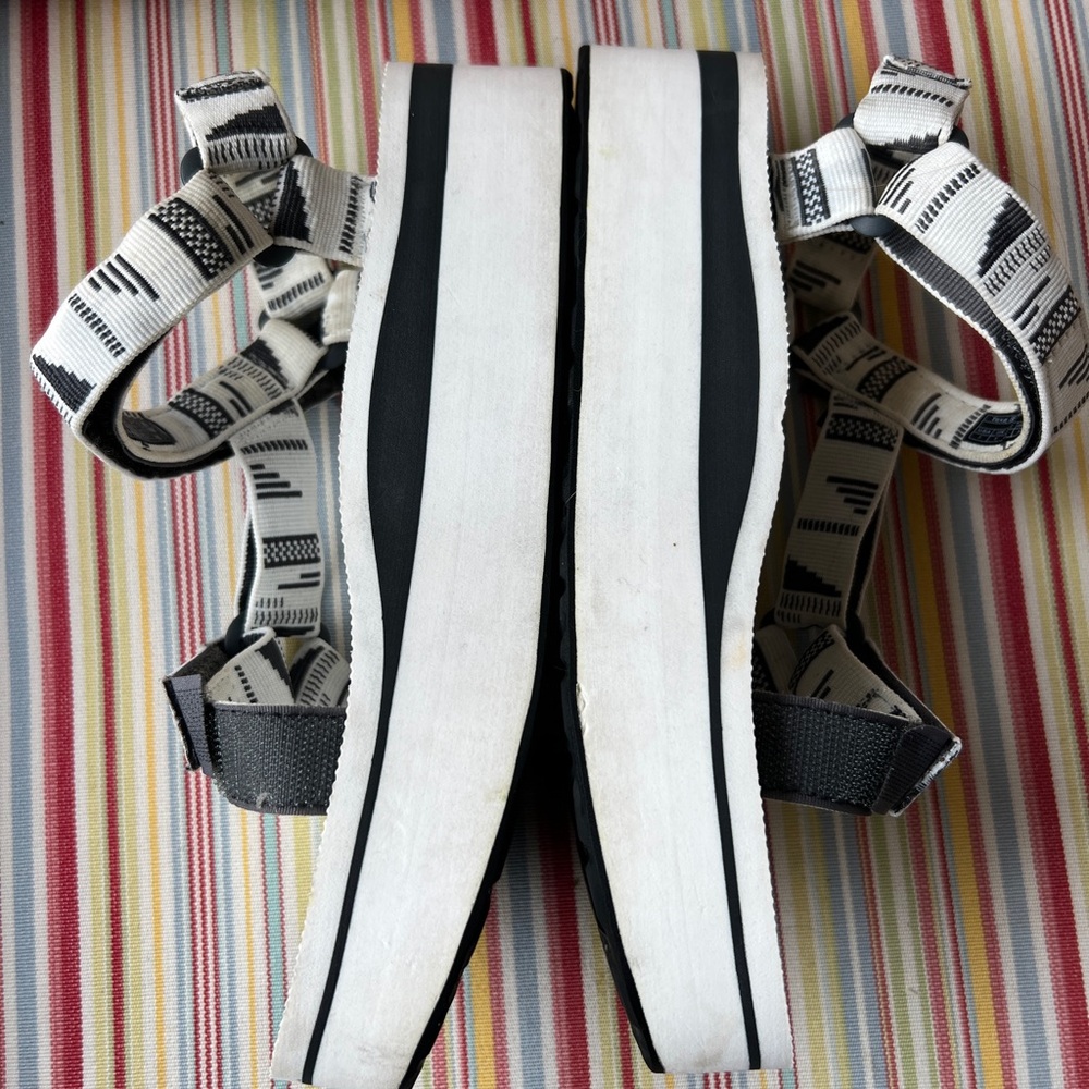 Teva platform Black and White Sandals - Picture 3 of 7